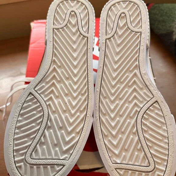 Nike leather platform court shoe, 7.5 - Picture 4 of 7